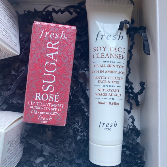 Fresh Rose Hydration Heaven Beauty Insider Set - Picture 4 of 10